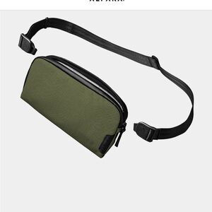 NWT Alpaka Flight Pouch